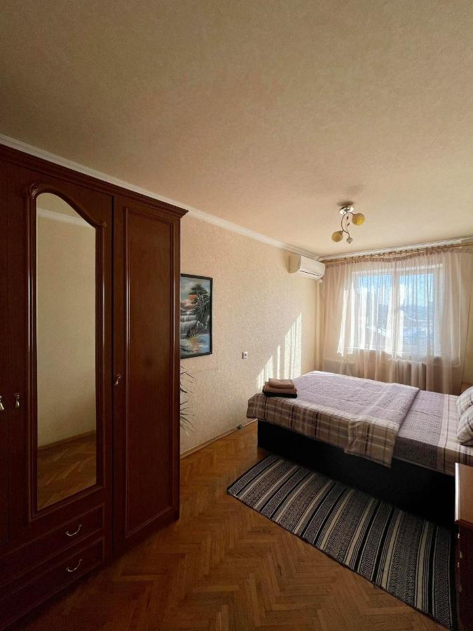 קייב Comfortable One Beds With Nice View For Independent Sqr מראה חיצוני תמונה