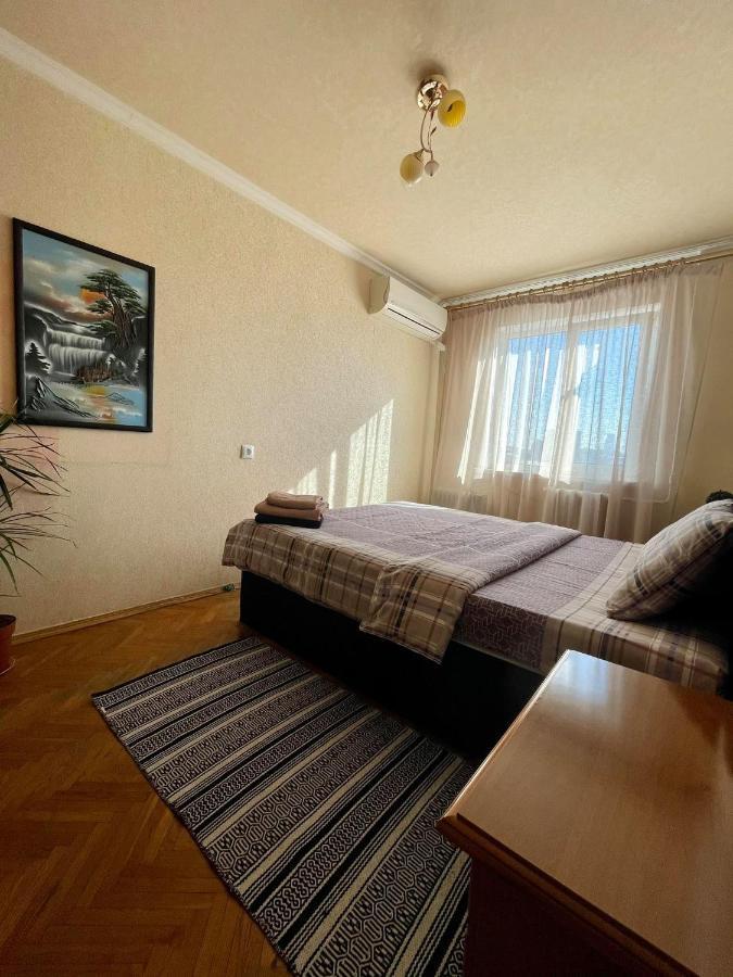 קייב Comfortable One Beds With Nice View For Independent Sqr מראה חיצוני תמונה