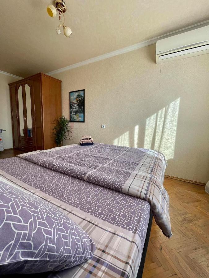 קייב Comfortable One Beds With Nice View For Independent Sqr מראה חיצוני תמונה