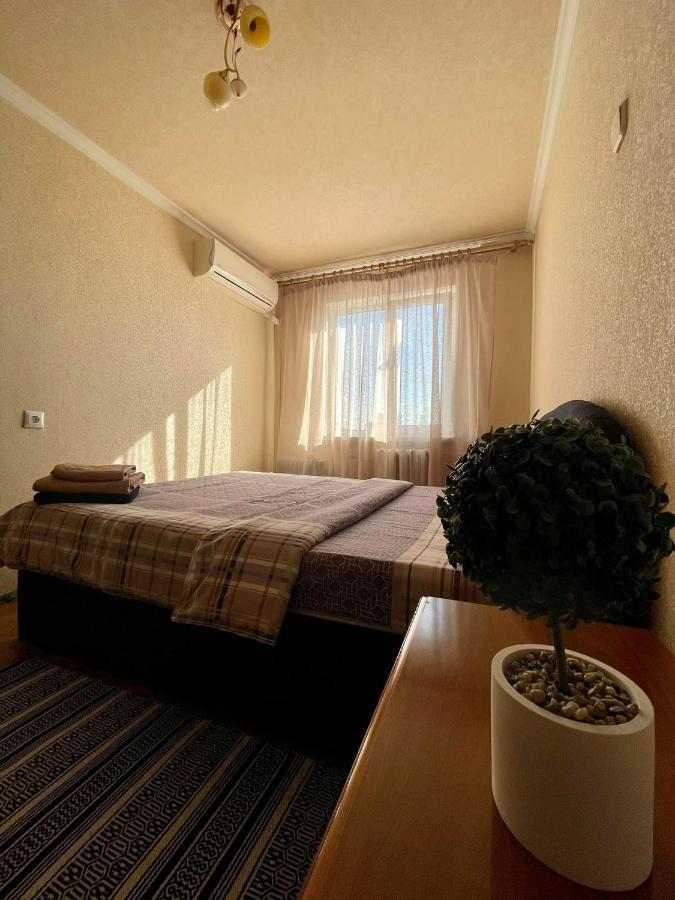 קייב Comfortable One Beds With Nice View For Independent Sqr מראה חיצוני תמונה