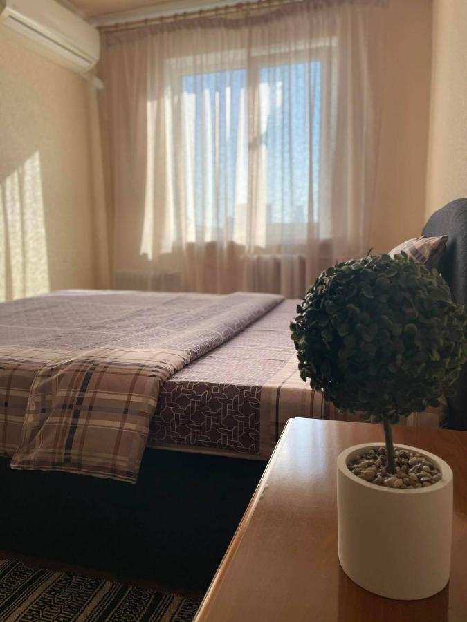 קייב Comfortable One Beds With Nice View For Independent Sqr מראה חיצוני תמונה