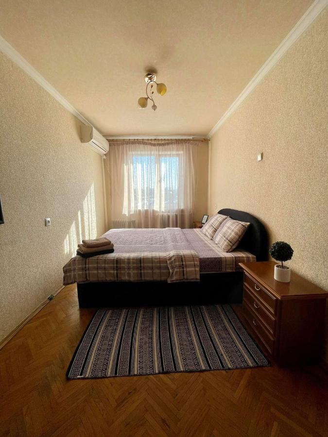 קייב Comfortable One Beds With Nice View For Independent Sqr מראה חיצוני תמונה