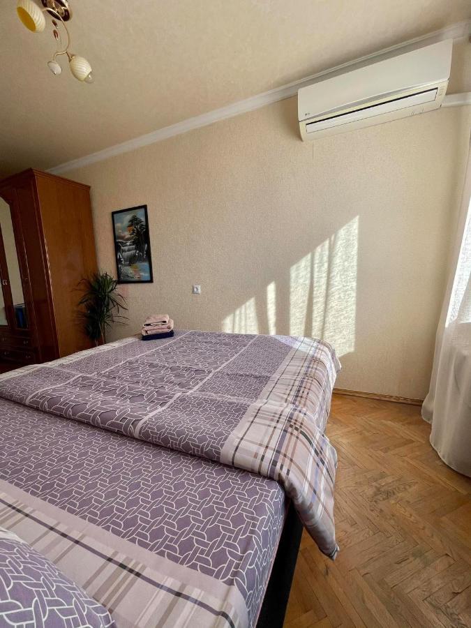 קייב Comfortable One Beds With Nice View For Independent Sqr מראה חיצוני תמונה
