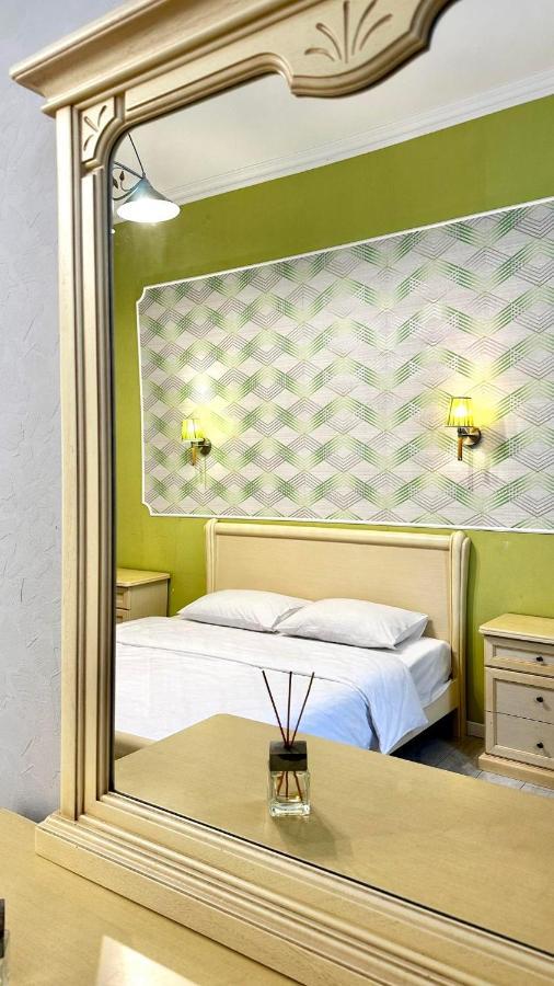 קייב Comfortable One Beds With Nice View For Independent Sqr מראה חיצוני תמונה