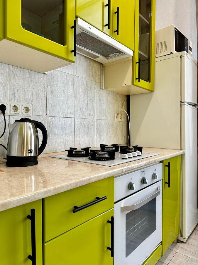קייב Comfortable One Beds With Nice View For Independent Sqr מראה חיצוני תמונה